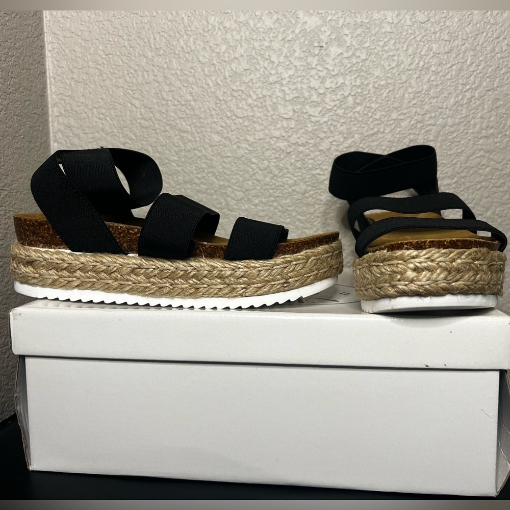Steve Madden Women's Kimmie Flatform
Espadrille Sandals Black